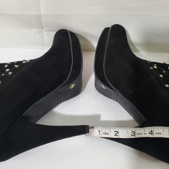 BCBG BG-Model Black Suede Studded Heels Booties Sz 9B Sexy Fairy Grunge Whimsi - Picture 4 of 10